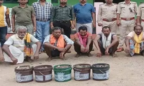 हिरण मांस पकाने की तैयारी में थे 6 लोग, खून के धब्बे मिलने पर वन विभाग ने पकड़ा हिरण मांस पकाने की तैयारी में थे 6 लोग, खून के धब्बे मिलने पर वन विभाग ने पकड़ा