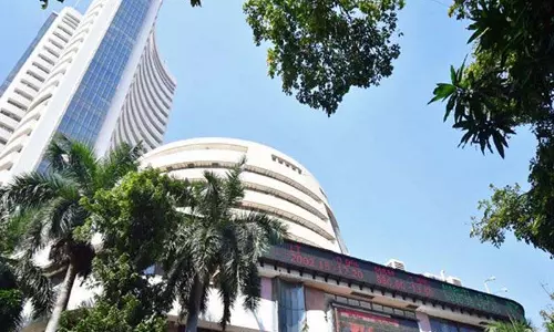 ट्रम्प के 25% टैरिफ के बाद निफ्टी और सेंसेक्स लाल निशान पर खुले ट्रम्प के 25% टैरिफ के बाद निफ्टी और सेंसेक्स लाल निशान पर खुले