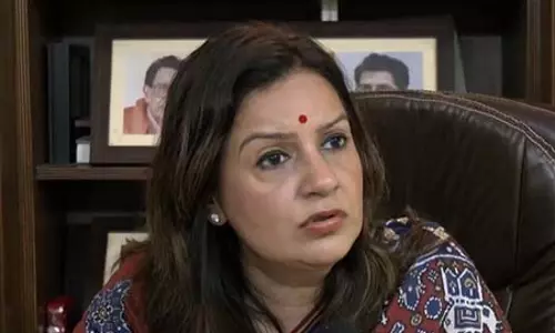 भाजपा के इशारे पर चुनाव आयोग कर रहा काम : प्रियंका चतुर्वेदी भाजपा के इशारे पर चुनाव आयोग कर रहा काम : प्रियंका चतुर्वेदी