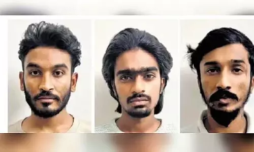 जेल में बंद लोगों को ताकत दिखाने के लिए कई वाहनों में आग लगाई गई: 3 गिरफ्तार