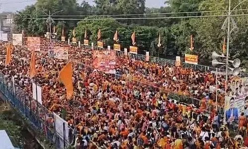 MP : सीहोर में पंडित प्रदीप मिश्रा की कांवड़ यात्रा के दौरान बीमारी से तीन लोगों की मौत MP : सीहोर में पंडित प्रदीप मिश्रा की कांवड़ यात्रा के दौरान बीमारी से तीन लोगों की मौत