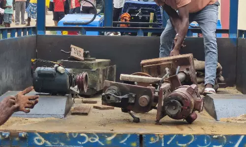 Patna: जमुई में मिनी गन फैक्ट्री का पर्दाफाश, हथियार और उपकरण बरामद Patna: जमुई में मिनी गन फैक्ट्री का पर्दाफाश, हथियार और उपकरण बरामद