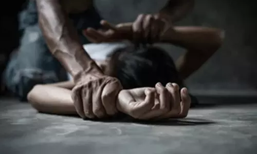 Delhi: कमरा किराए पर देने के नाम पर रेप