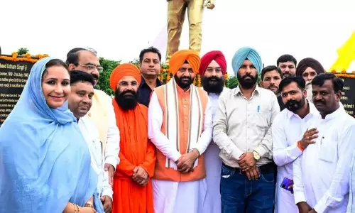 सिखों को लुभाने के लिए Haryana ने बनाई अपनी विरासत-ए-खालसा योजना सिखों को लुभाने के लिए Haryana ने बनाई अपनी विरासत-ए-खालसा योजना