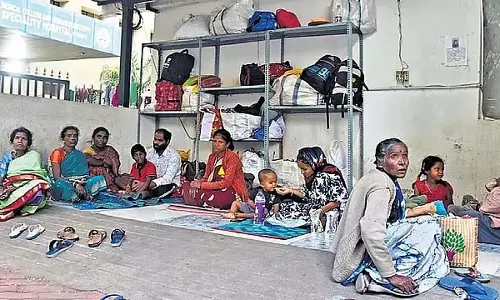 विक्टोरिया अस्पताल में CM का औचक निरीक्षण विक्टोरिया अस्पताल में CM का औचक निरीक्षण
