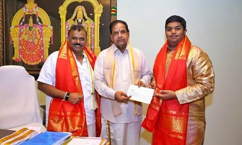 व्यवसायी ने तिरुपति फाउंडेशन को 1 करोड़ दान किये