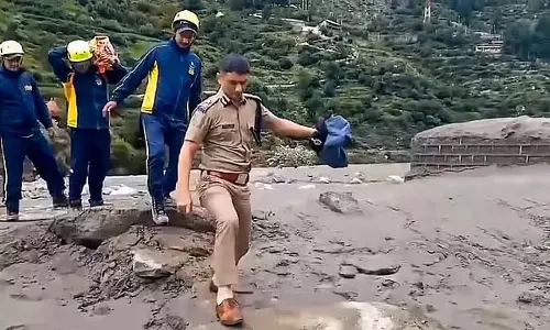 उत्तराखंड भूस्खलन: धराली में 44 लोगों को जिंदा बचाया गया