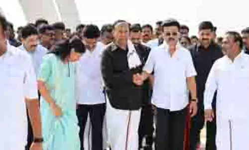 करुणानिधि की पुण्यतिथि पर तमिलनाडु के CM Stalin ने मौन मार्च का नेतृत्व किया