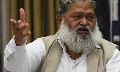 Haryana : राखी पर महिलाओं और बच्चों के लिए मुफ्त यात्रा सुविधा Haryana : राखी पर महिलाओं और बच्चों के लिए मुफ्त यात्रा सुविधा