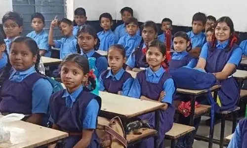 युक्तियुक्तकरण नीति से बदली स्कूल की तस्वीर, खुशबू जैसे बच्चों को मिला सीखने का सुनहरा अवसर युक्तियुक्तकरण नीति से बदली स्कूल की तस्वीर, खुशबू जैसे बच्चों को मिला सीखने का सुनहरा अवसर
