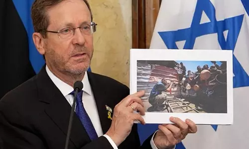 जर्मन मीडिया द्वारा गाजा की फर्जी फोटोग्राफी का पर्दाफाश करने के बाद इजरायली राष्ट्रपति ने सच्चाई की मांग की