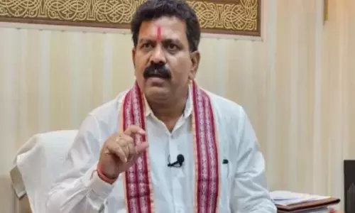 गृहमंत्री विजय शर्मा बंधवाएंगे सरेंडर नक्सलियों से राखी गृहमंत्री विजय शर्मा बंधवाएंगे सरेंडर नक्सलियों से राखी