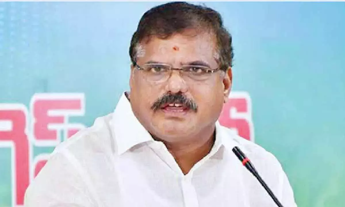 Andhra: बोत्चा ने पुलिवेंदुला में पार्टी समर्थकों पर हमले की निंदा की Andhra: बोत्चा ने पुलिवेंदुला में पार्टी समर्थकों पर हमले की निंदा की