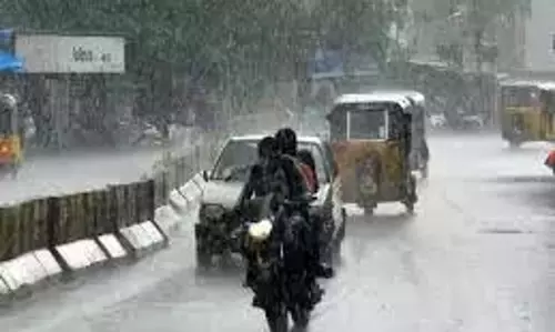 Anantapur में भारी बारिश से यातायात बाधित