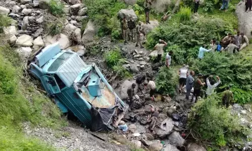 Udhampur घाटी दुर्घटना में सीआरपीएफ के 3 जवान शहीद, 15 घायल