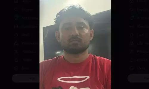 पंजाबी गायक बाज सरां को एनसीबी ने ड्रग तस्करी मामले में गिरफ्तार किया पंजाबी गायक बाज सरां को एनसीबी ने ड्रग तस्करी मामले में गिरफ्तार किया
