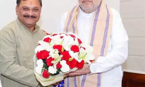 बीजेपी सांसद संतोष पांडेय ने की केंद्रीय गृहमंत्री अमित शाह से मुलाकात बीजेपी सांसद संतोष पांडेय ने की केंद्रीय गृहमंत्री अमित शाह से मुलाकात