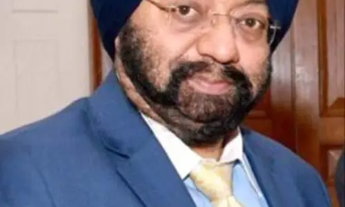 टैरिफ मामले पर राजनीति नहीं होनी चाहिए : विक्रमजीत सिंह साहनी टैरिफ मामले पर राजनीति नहीं होनी चाहिए : विक्रमजीत सिंह साहनी