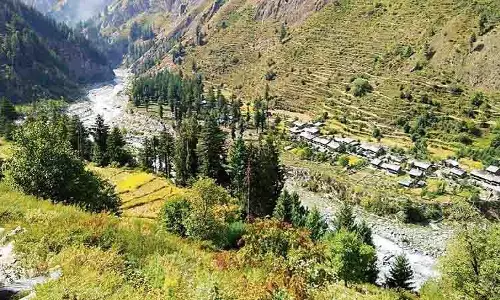Himachal: पुल और खच्चर पथ बह गए, बड़ा भंगाल घाटी में अनाज का संकट मंडराने लगा