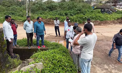 Somwarpet : अधिकारियों ने बारिश से क्षतिग्रस्त इलाकों का दौरा किया Somwarpet : अधिकारियों ने बारिश से क्षतिग्रस्त इलाकों का दौरा किया