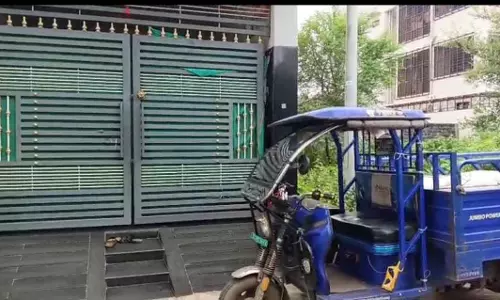 कमल विहार में नकली पनीर की फैक्ट्री, फ़ूड इंस्पेक्टर पर कार्रवाई नहीं करने का आरोप