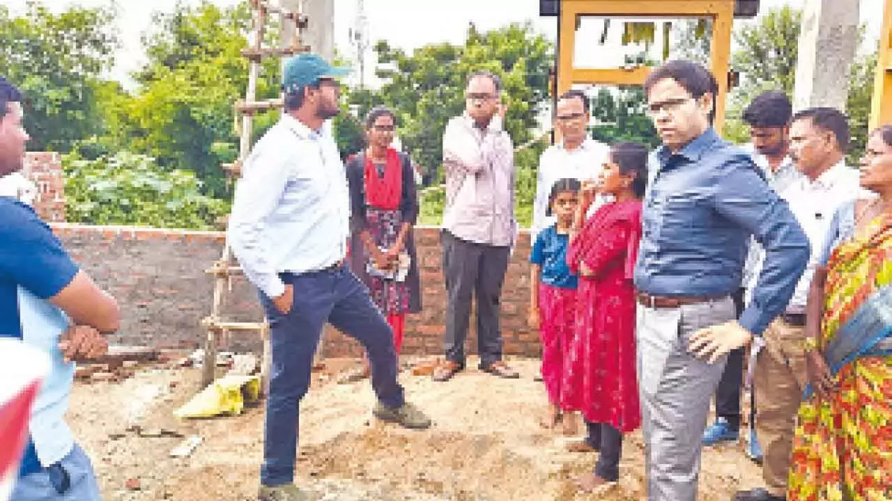 Telangana: निज़ामाबाद में इंदिराम्मा हाउसिंग योजना में उल्लेखनीय प्रगति देखी गई है Telangana: निज़ामाबाद में इंदिराम्मा हाउसिंग योजना में उल्लेखनीय प्रगति देखी गई है