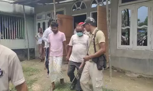 Assam : मोइराबारी में 2.7 लाख रुपये मूल्य के नशीले पदार्थों के साथ दो तस्कर गिरफ्तार Assam : मोइराबारी में 2.7 लाख रुपये मूल्य के नशीले पदार्थों के साथ दो तस्कर गिरफ्तार