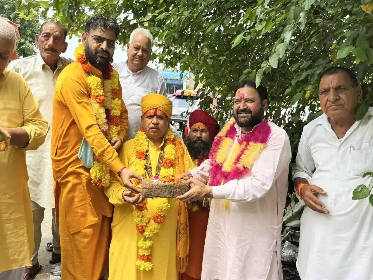 Jammu: बाबा दुर्गा दास को समर्पित श्री रघुनाथ द्वार का हुआ भूमि पूजन Jammu: बाबा दुर्गा दास को समर्पित श्री रघुनाथ द्वार का हुआ भूमि पूजन