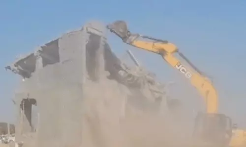 Rohtak: बिना अनुमति बनी कॉलोनियों पर चला प्रशासन का डंडा Rohtak: बिना अनुमति बनी कॉलोनियों पर चला प्रशासन का डंडा