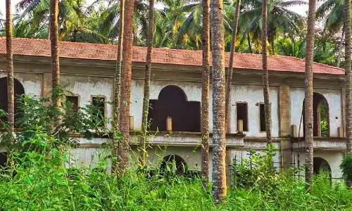 विधायक राजेश फलदेसाई ने आश्वासन दिया कि विवादित Goa बंगला गिराया जाएगा