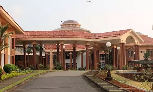 MLA कार्लोस फरेरा ने वालपोई कांस्टेबल पर भ्रष्टाचार का आरोप लगाया MLA कार्लोस फरेरा ने वालपोई कांस्टेबल पर भ्रष्टाचार का आरोप लगाया