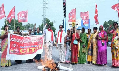 मिड-डे मील वर्करों के लंबित बिल और वेतन तुरंत जारी किए जाएं मिड-डे मील वर्करों के लंबित बिल और वेतन तुरंत जारी किए जाएं
