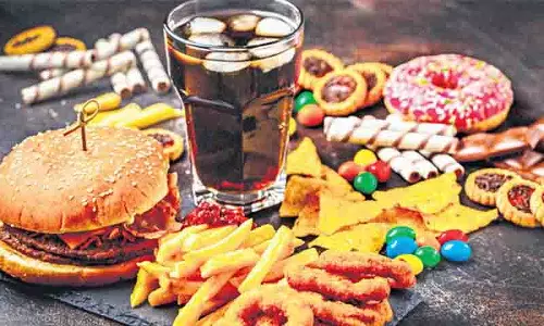 Hyderabad: विशेषज्ञों ने अति प्रसंस्कृत खाद्य पदार्थों के अत्यधिक सेवन के प्रति चेतावनी दी