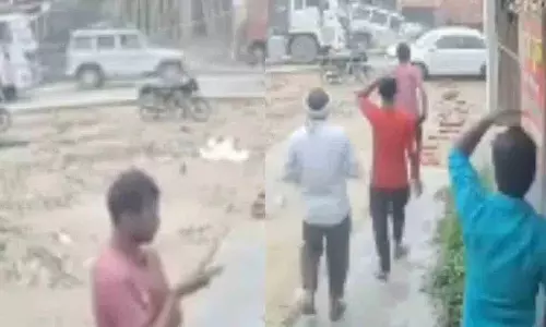 बोलेरो गाड़ी दो ट्रॉलियों के बीच कुचली गई.. फिर क्या हुआ? बोलेरो गाड़ी दो ट्रॉलियों के बीच कुचली गई.. फिर क्या हुआ?