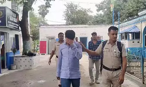 फर्जी पहचान पत्र बनाकर रेलवे कर्मचारियों से धोखाधड़ी करने के आरोप में तीन गिरफ्तार फर्जी पहचान पत्र बनाकर रेलवे कर्मचारियों से धोखाधड़ी करने के आरोप में तीन गिरफ्तार