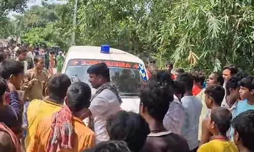 तालाब में डूबकर युवक की मौत, स्थानीय लोगों ने पुलिस के खिलाफ किया प्रदर्शन