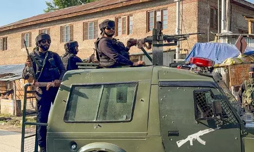 J&K के कुलगाम में आतंकवाद विरोधी अभियान छठे दिन में प्रवेश कर गया J&K के कुलगाम में आतंकवाद विरोधी अभियान छठे दिन में प्रवेश कर गया