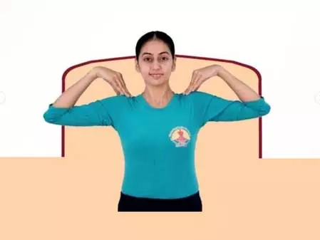 दर्द हो या अकड़न, दूर करने में प्रभावी हैं शोल्डर मूवमेंट के ये ‘चार चरण’ दर्द हो या अकड़न, दूर करने में प्रभावी हैं शोल्डर मूवमेंट के ये ‘चार चरण’