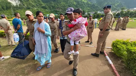 उत्तरकाशी आपदा: धराली में अब तक 367 लोगों का रेस्क्यू, हेलीकॉप्टरों से राहत अभियान तेज उत्तरकाशी आपदा: धराली में अब तक 367 लोगों का रेस्क्यू, हेलीकॉप्टरों से राहत अभियान तेज