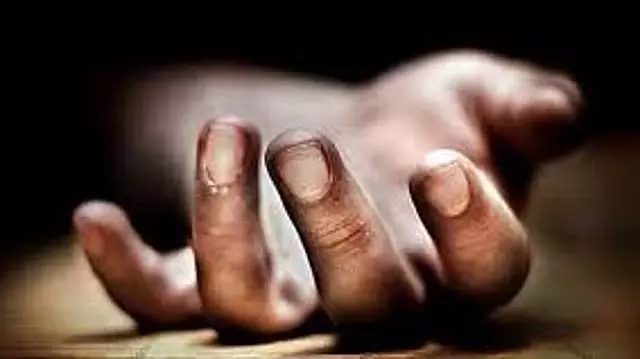 Tamil Nadu ; सॉफ्टवेयर इंजीनियर ने फ्लाईओवर से कूदकर आत्महत्या की Tamil Nadu ; सॉफ्टवेयर इंजीनियर ने फ्लाईओवर से कूदकर आत्महत्या की