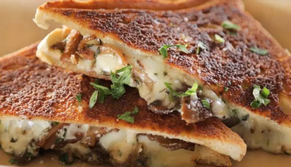 Mushroom Sandwich:इस स्वादिष्ट और स्वास्थ्यवर्धक व्यंजन पर भरोसा करें Mushroom Sandwich:इस स्वादिष्ट और स्वास्थ्यवर्धक व्यंजन पर भरोसा करें