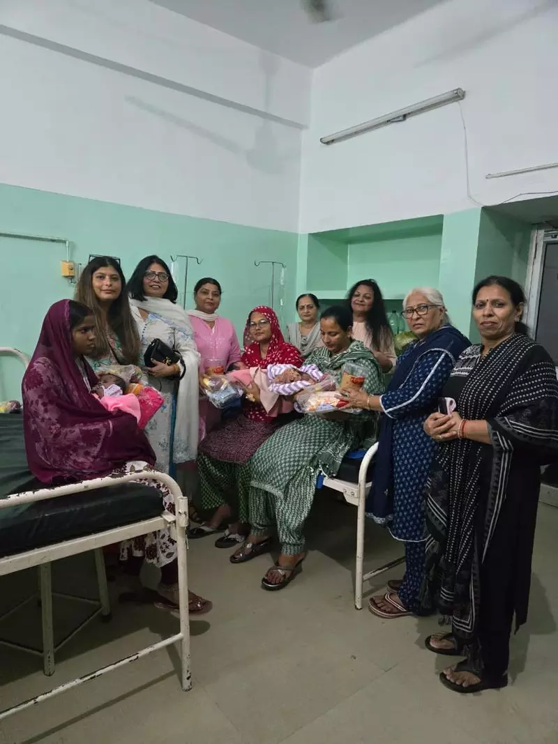 सिरसा में गर्भवती और नई माताओं के लिए स्तनपान जागरूकता कार्यशाला सिरसा में गर्भवती और नई माताओं के लिए स्तनपान जागरूकता कार्यशाला