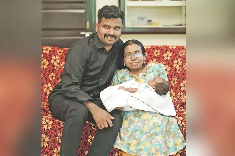 Kerala : भारत की सबसे छोटी माँ ने त्रिशूर में स्वस्थ बच्चे को जन्म दिया Kerala : भारत की सबसे छोटी माँ ने त्रिशूर में स्वस्थ बच्चे को जन्म दिया