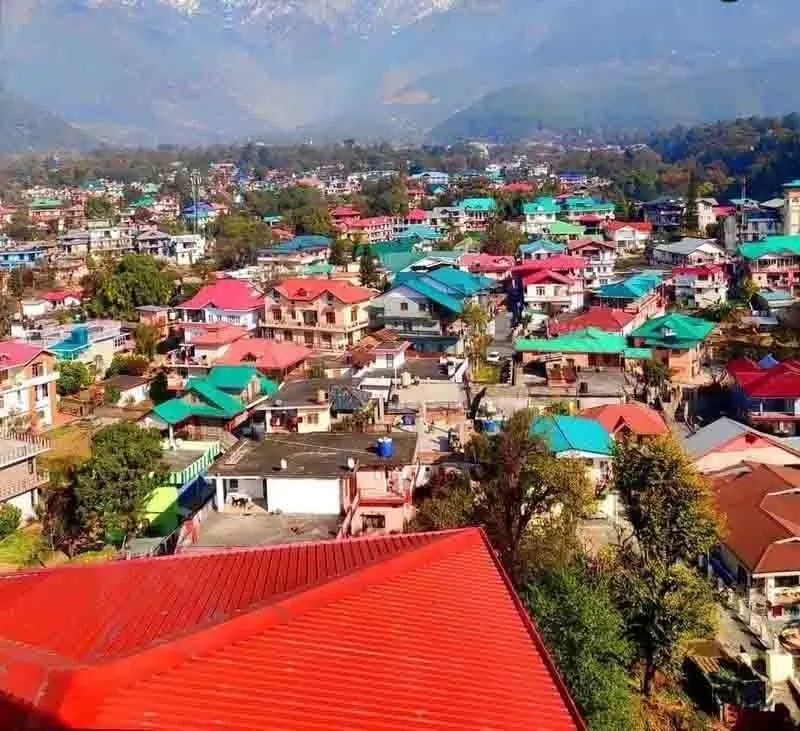 Himachal में उचित जांच के अभाव में अवैध निर्माण फल-फूल रहे Himachal में उचित जांच के अभाव में अवैध निर्माण फल-फूल रहे