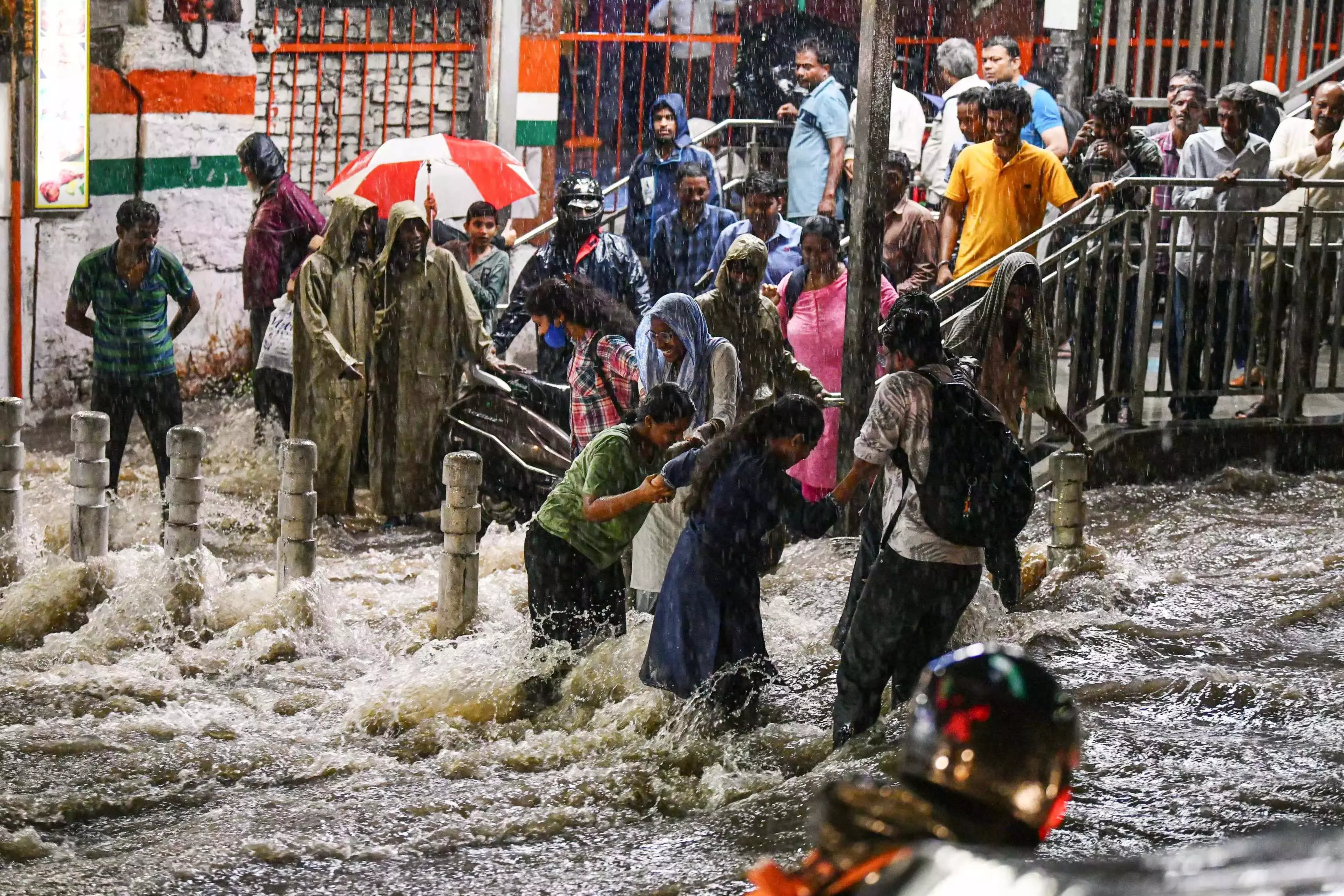Telangana में भारी बारिश, आत्मकुर में 159.5 मिमी बारिश Telangana में भारी बारिश, आत्मकुर में 159.5 मिमी बारिश