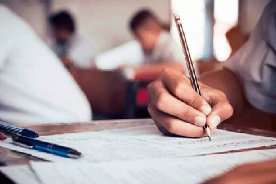 बोर्ड परीक्षाओं से पहले छात्रों के लिए 75 प्रतिशत उपस्थिति अनिवार्य: CBSE बोर्ड परीक्षाओं से पहले छात्रों के लिए 75 प्रतिशत उपस्थिति अनिवार्य: CBSE