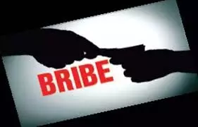 राजौरी में रिश्वत मामले में एसीबी की कार्रवाई, जूनियर सहायक गिरफ्तार राजौरी में रिश्वत मामले में एसीबी की कार्रवाई, जूनियर सहायक गिरफ्तार