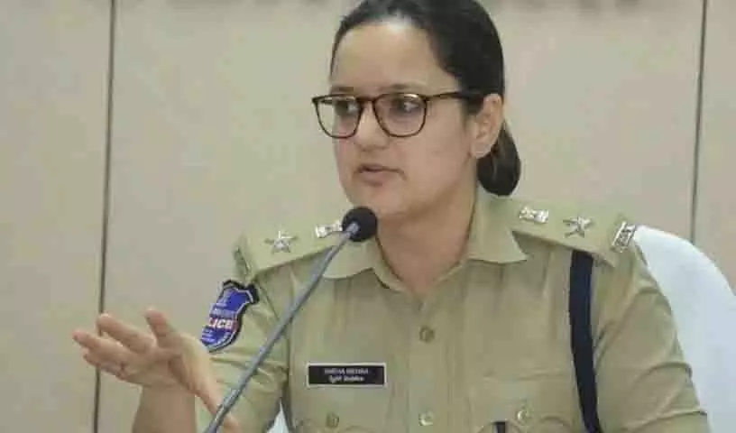 महिला IPS अधिकारियों ने हैदराबाद में त्योहारों के सुचारू संचालन का नेतृत्व किया महिला IPS अधिकारियों ने हैदराबाद में त्योहारों के सुचारू संचालन का नेतृत्व किया