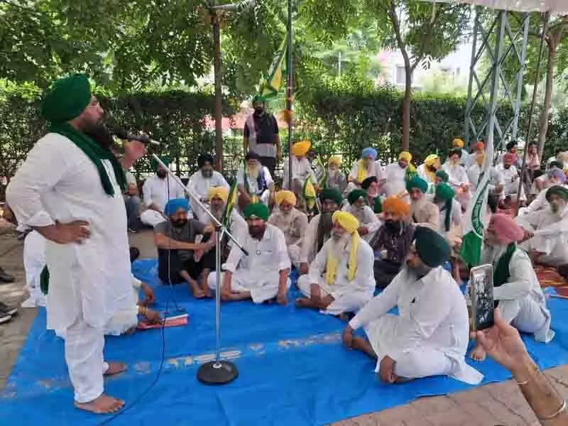 HC द्वारा भूमि पूलिंग नीति पर रोक लगाए जाने से किसान और कॉलोनाइजर खुश HC द्वारा भूमि पूलिंग नीति पर रोक लगाए जाने से किसान और कॉलोनाइजर खुश