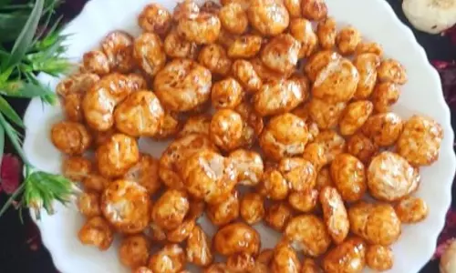 Caramel Makhana :मीठे के शौकीनों के लिए है यह अनोखा व्यंजन